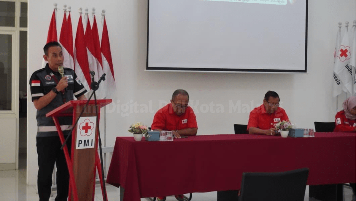 Penyampaian laporan Ketua Panitia Pelatihan Ambulans PMI Kabupaten Paniai